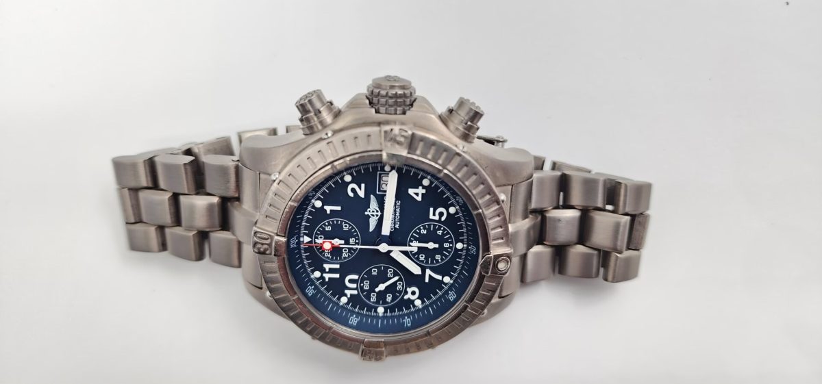 Breitling Super Avenger Titanium Chronograph A13360, photo 4